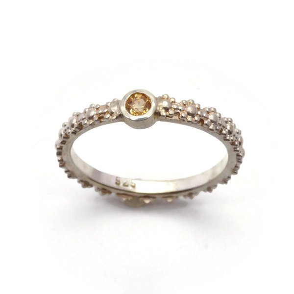 floraler Ring aus Silber und gelbem Saphir