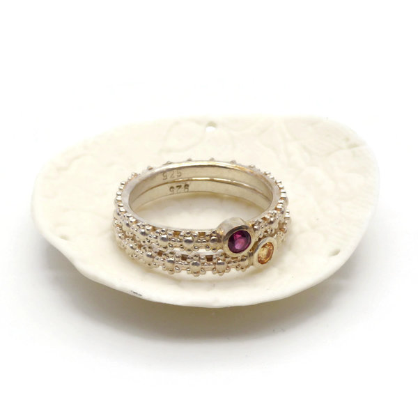 floraler Ring aus Silber und gelbem Saphir