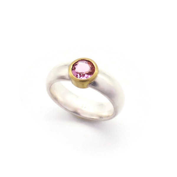 Silberbandring mit rosa Turmalin in Goldfassung, Verlobungsring