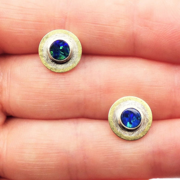 Ohrstecker bicolor mit blaugrünen Opal-Doubletten