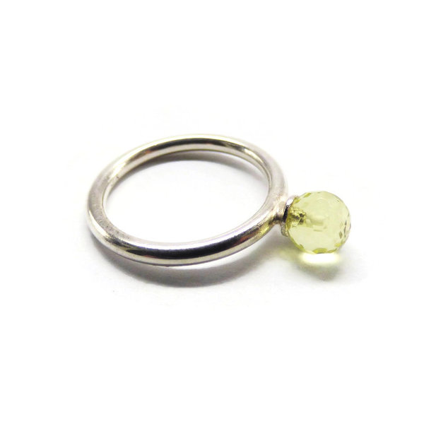 schmaler Ring aus Sterlingsilber mit  Lemoncitrin-Kugel