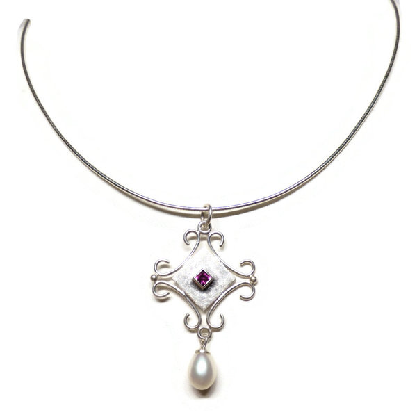 romantischer Silberanhänger mit rosa Turmalin und Perle